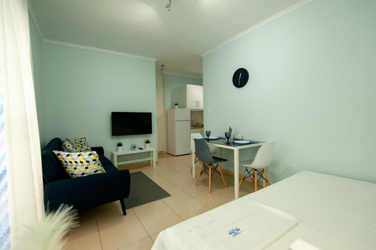 Appartamento Aegean Studio By The Sea II Peraía Esterno foto
